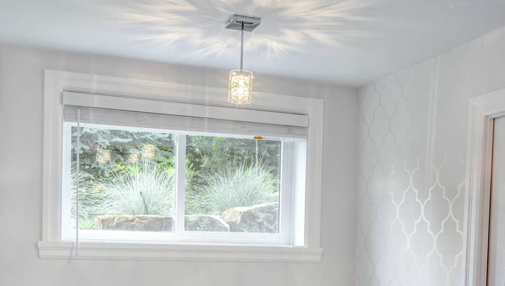 Fenêtre coulissante en PVC blanc