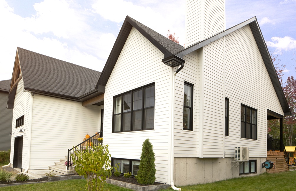 Hung windows with 4 sections