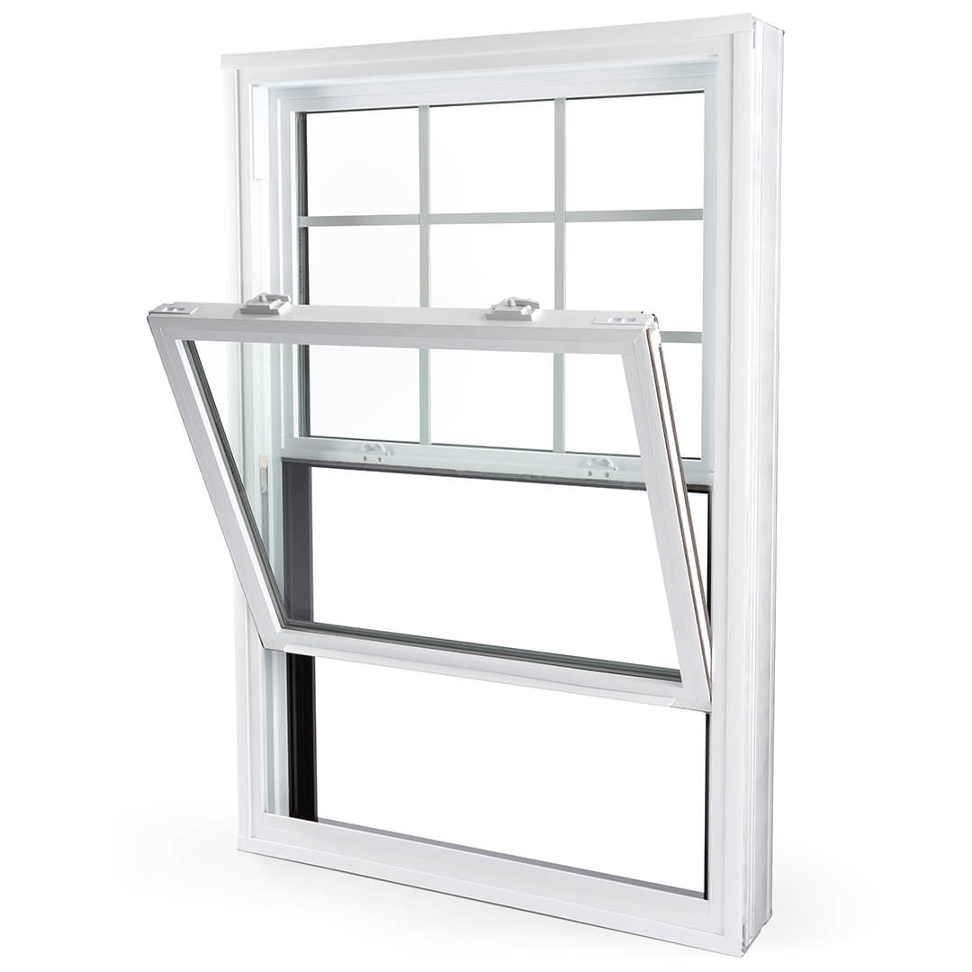 Fenêtre à guillotine en PVC au cadre blanc. Fenêtre ouverte montrant volets pivotants vers l’intérieur pour nettoyage facile